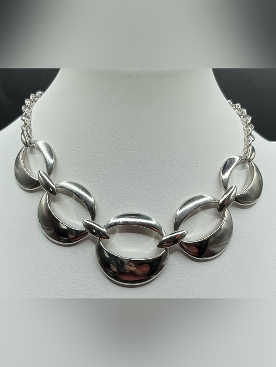 Charming Charlie Jewelry - CHARMING CHARLIE POLISHED SILVER TONE CHUNKY STATEMENT NECKLACE